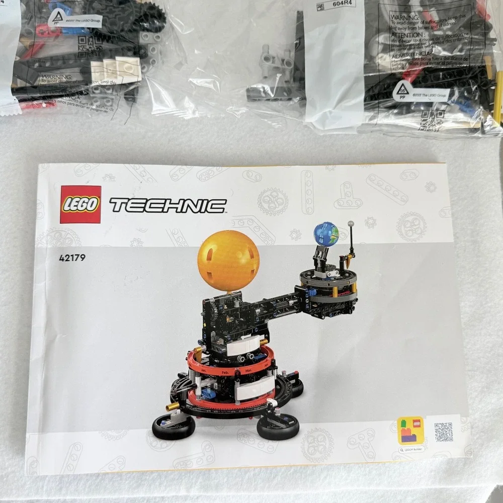 LEGO Technic 42179 Planet Earth Moon Orbit 526pc Complete Open Box